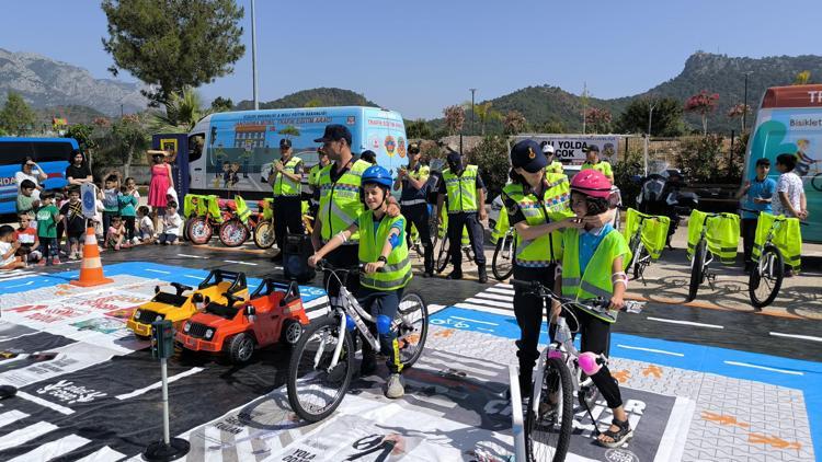Jandarmadan uygulamalı trafik eğitimi