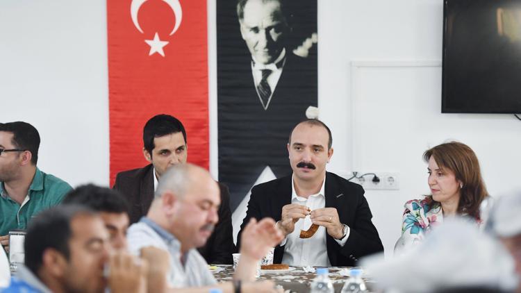 Başkan Kotan, işçi bayramı sabahında güne işçilerle başladı