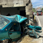 Alanya'da kaza otomobil hurdaya döndü