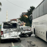 Alanya'da zincirleme kaza 4 kişi yaralandı