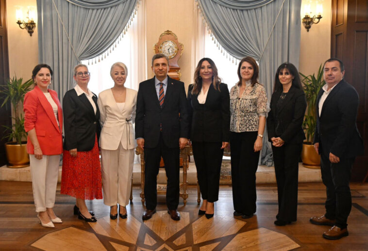 Antalya Halkla İlişkiler Derneği'nden Vali Şahin'e ziyaret