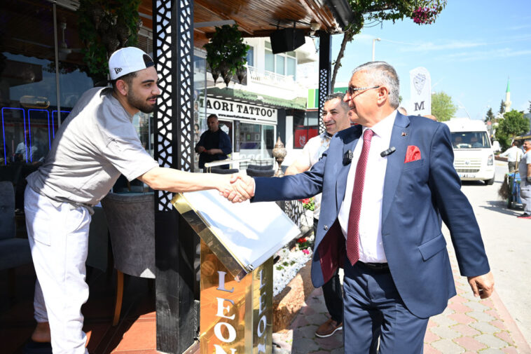 Başkan'dan esnafa teşekkür ziyareti
