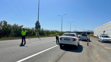 Gazipaşa’da 4 araç trafikten men edildi