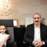 Gecikmeli olarak başkanlık koltuğuna oturdu