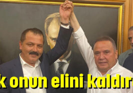 İlk onun elini kaldırdı