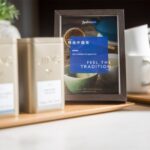 ÇİN'DEN GELEN MİSAFİRLERİNİ KARŞILIYOR