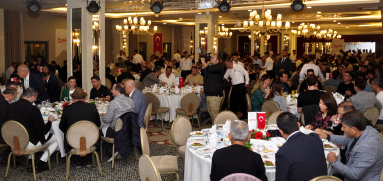 Manavgat protokolü  TÜRSAB'ın iftarında buluştu