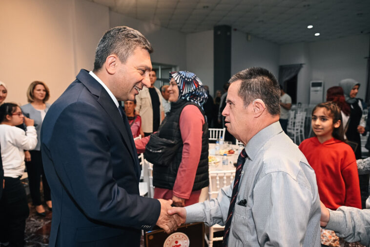 Manavgatlılarla iftar yaptı