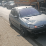 Motosiklet otomobille çarpıştı sürücüsü yaralandı