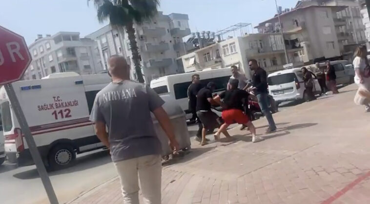 Otomobille çarpışan motosiklet sürücüsü ağır yaralandı