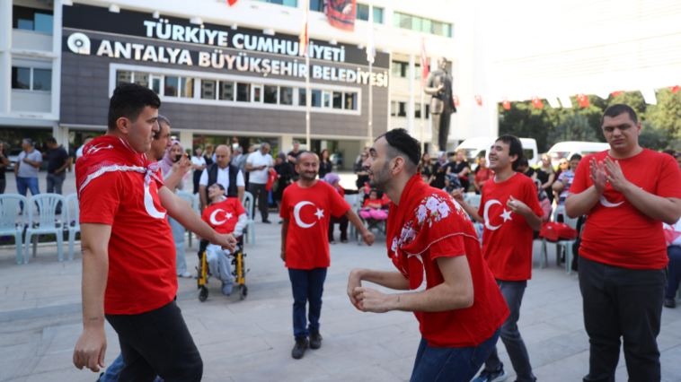 Özel bireyler için temsili asker uğurlaması