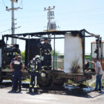 Serik'te seyirci halindeki kamyonette yangın çıktı