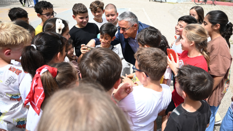 Topaloğlu ilkokulda kermese katıldı