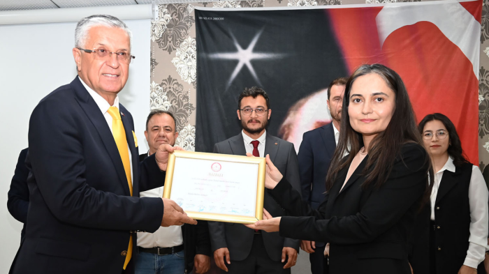 Topaloğlu mazbatasını aldı