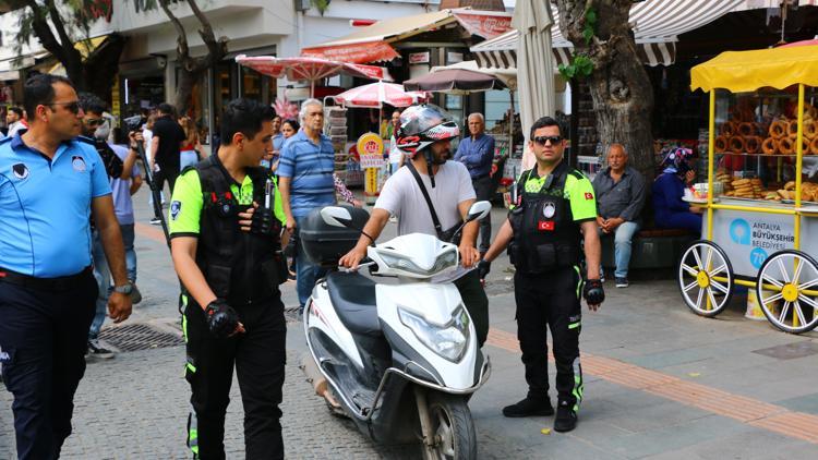 Yaya yolunu işgal eden motosiklet, skuter ve araçlar 7/24 denetleniyor