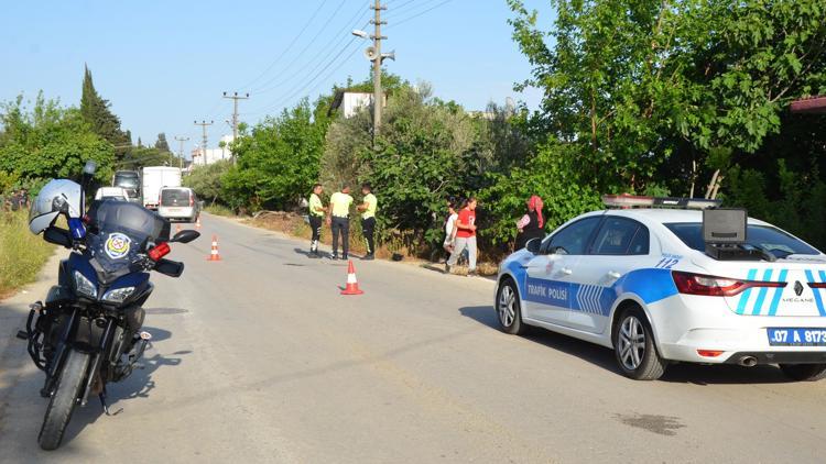 Motosiklet sürücüsü kadın kazada öldü