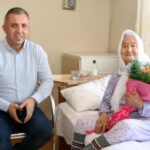 101 yaşındaki kadına Anneler Günü ziyareti