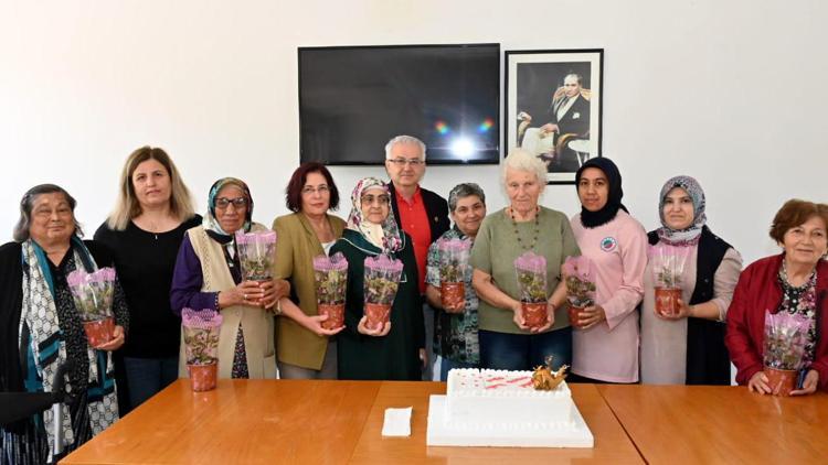 Kepezde Anneler Gününe özel anlamlı ziyaret