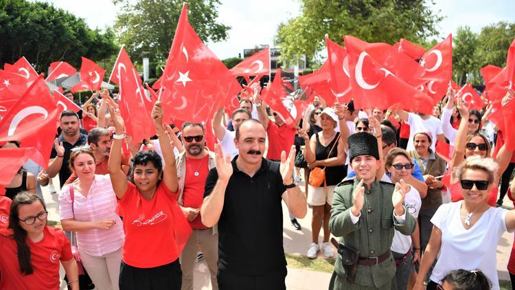 Konyaaltı Kent Meydanında 19 Mayıs coşkusu