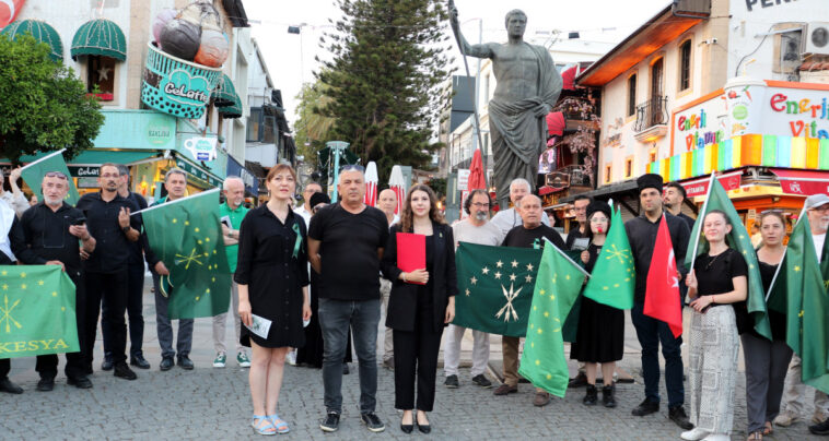 Çerkesler sürgünün ve soykırımın 160'ıcı yılını andı
