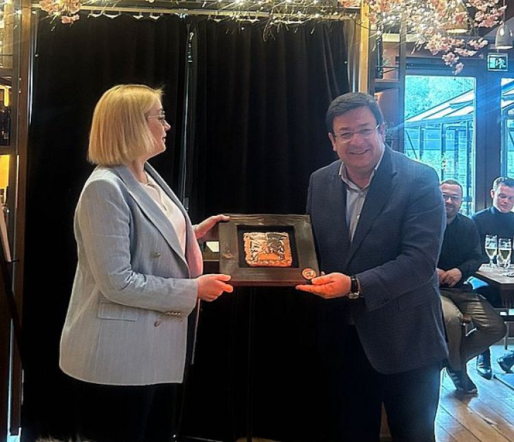 image_750x_6641a00f0666f