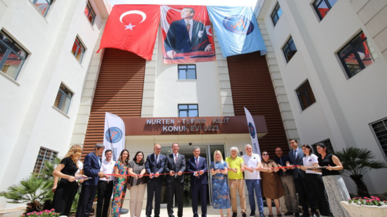 Üniversitede konukevi törenle açıldı