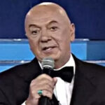 Ünlü sunucu Erkan Yolaç hayatını kaybetti