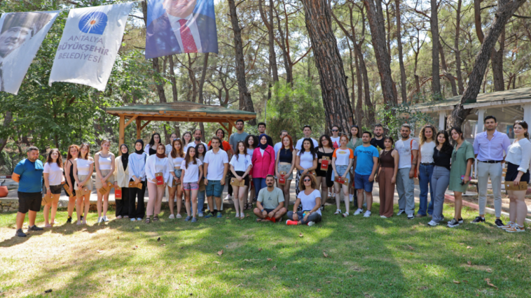 Yerel gençlik politikaları masaya yatırılıyor
