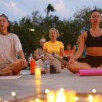 Gençler Konyaaltında yoga ile buluştu