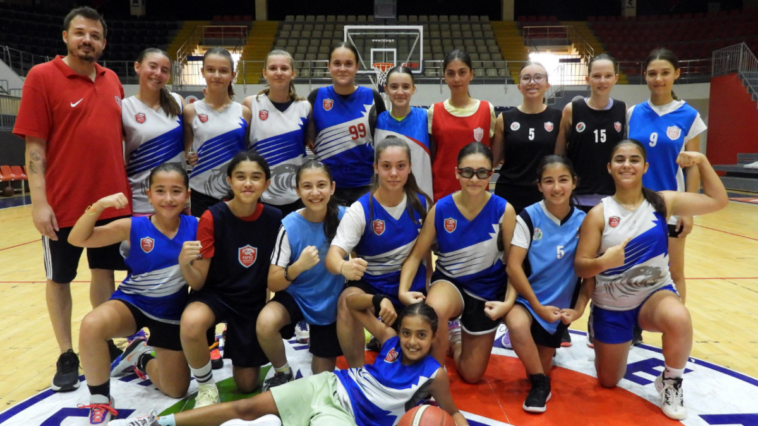 Kepez'in kızlarının hedefi Antalya şampiyonluğu