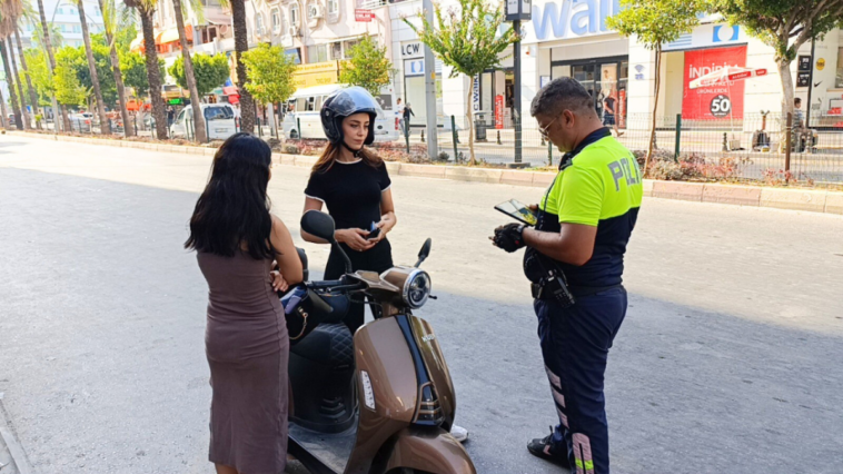 Manavgat'ta 2 saatte 130 motosiklet sorgulandı