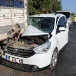 Ticari araç portakal kamyonuna çarptı 1 kişi yaralandı