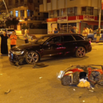 Dur tabelasını görmeyen motosiklet sürücüsü yaralandı