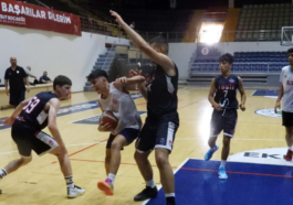 Kepez'de 5 periyotluk dostluk maçının kazananı yok