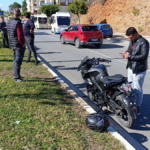 Manavgat'ta minibüsle çarpışan motosikletteki 2 kişi yaralandı