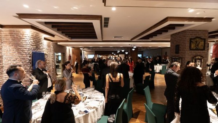 image_750x_6773b8278af98