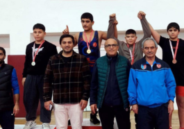 Kepez pehlivanları madalyaları topladı
