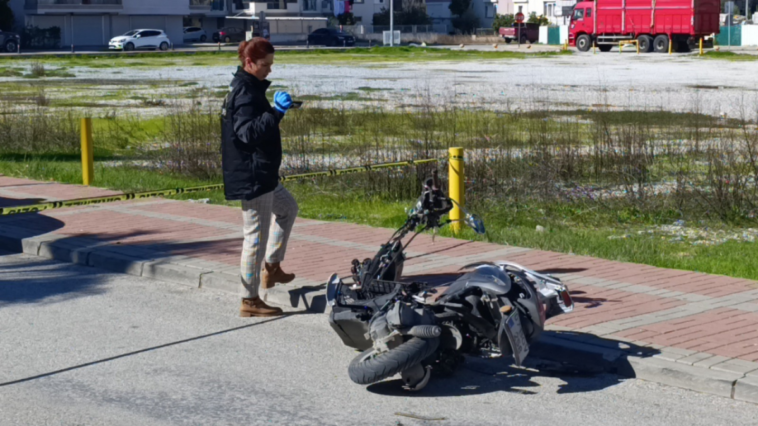 Manavgat'ta motosikletli 2 genç kız ölümden döndü
