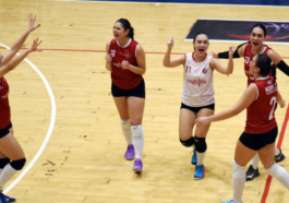 Voleybolda Antalya derbisi