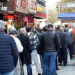 Yılbaşından sonra bayilerde kuyruk oluştu: 2 ve 7 rakamını gören parasını almaya geldi