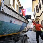 Kaleiçi’nde çöpte dedektiflik