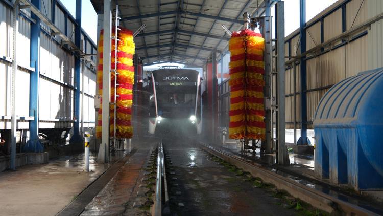 Tramvaylarda temizlik ve hijyen çalışması