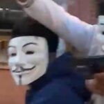 Motosiklet üzerindeki maskeli 2 kişi, oyuncak tabancayla korku saçtı