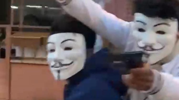 Maske takıp oyuncak tabancayla korku salan şüpheliler; Eğlence amaçlı yaptık