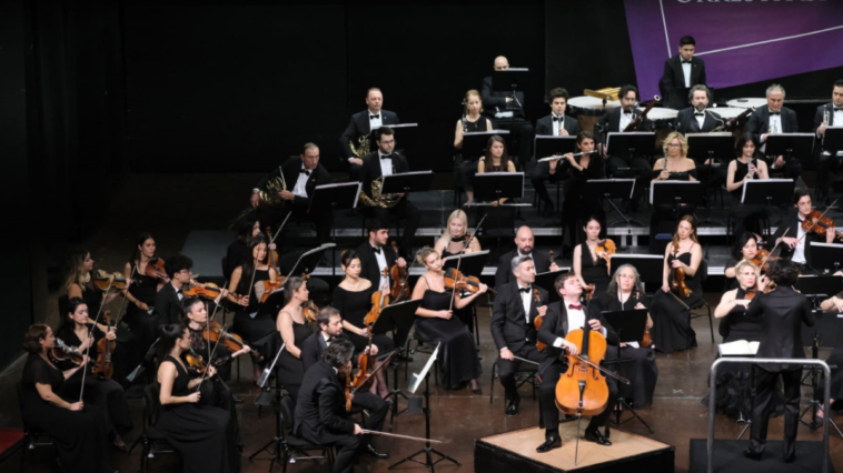 ADSO'da ünlüler geçidi