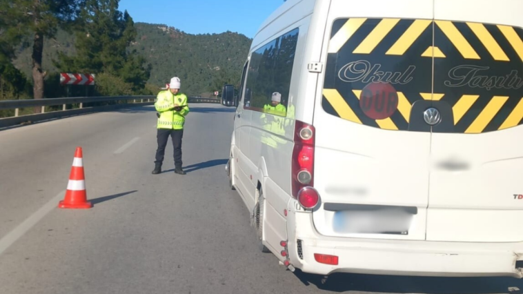 Antalya'da bir haftada 16 bin sürücüye ceza uygulandı