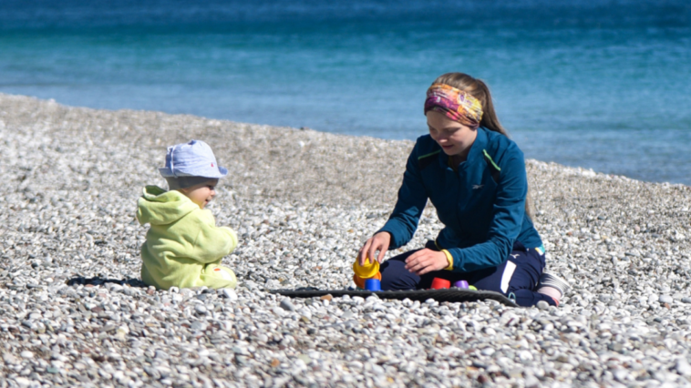 Antalya'da güneşli havanın tadını çıkardılar