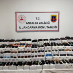 Antalya'da kaçak güneş gözlüğü operasyonu