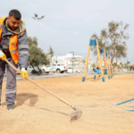Antalya'da parkların zemini zeytin çekirdeği ile kaplanıyor