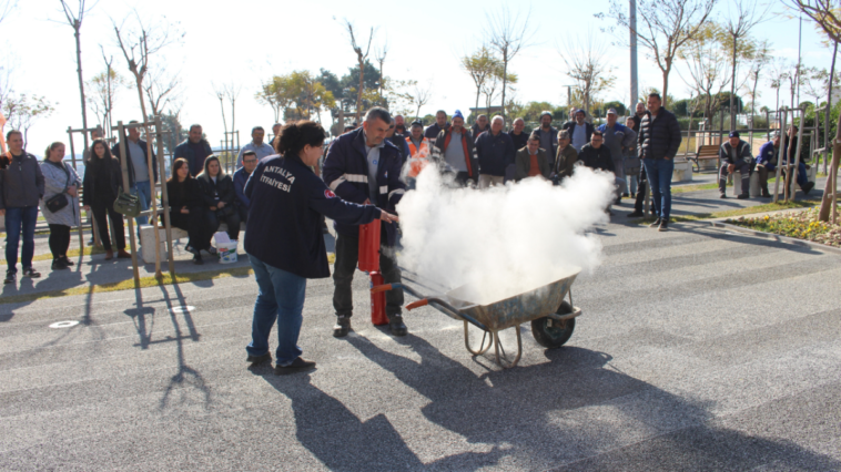 Büyükşehir'den Manavgat ve Kemer'de yangın tatbikatı